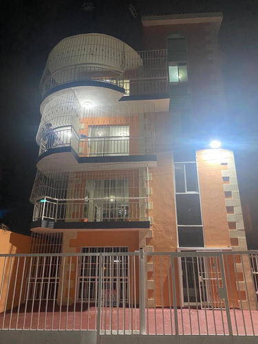 Vendo Edificio Completo De 5 Apartamentos, En Lucerna.