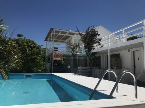 La Barra, 3 Suites Y Servicio, Gateando Al Mar. Pileta. 200 Construidos Y 150 M2 En Decks. Aa. Vista A Olas. Ruta Al Mar!- Ref: 6236