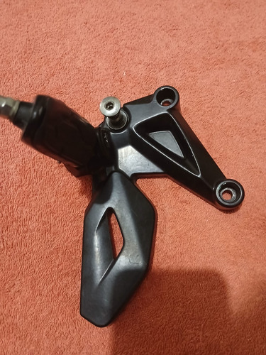 Apoya Pie Trasero Izquierdo Bajaj Rouser Ns200