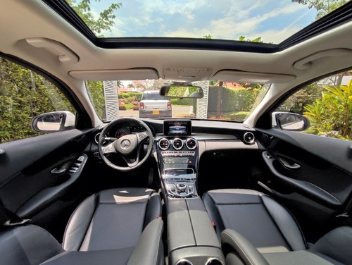 Imagen 12 de 15 de Mercedes-benz Clase C180 2018 1.6 Avantgarde