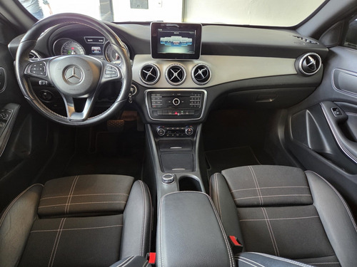 Mercedes-Benz GLA 200 1.6 CGI ENDURO 16V TURBO FLEX 4P AUTOMÁTICO