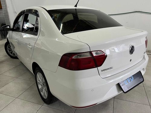 Imagem 6 de 9 de Volkswagen Voyage 2018 1.6 Msi Comfortline Total Flex 4p