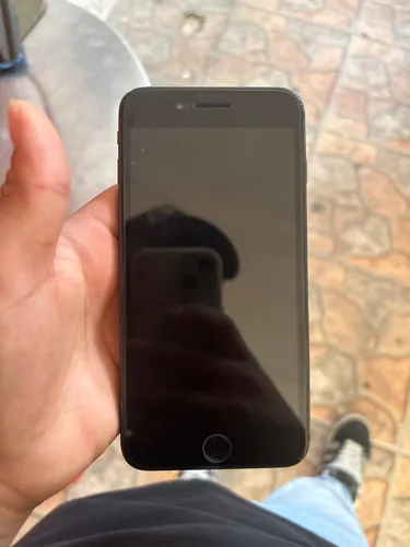 Celular iPhone 8 Plus (Usado)