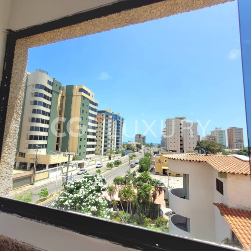 Cgi+ Vende Apartamento Av. Bolivar De Lecheria 