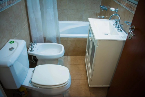 Imagen 2 de 11 de Departamento 2 Ambientes En El Centro De Caseros