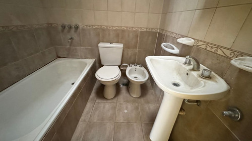 Venta De P.h. En Chivilcoy Con Garaje Y Patio