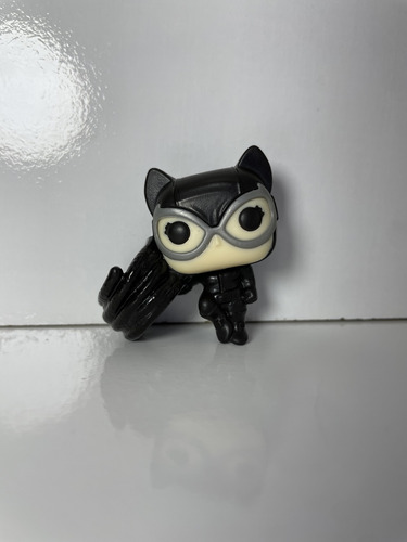 Boneco Mini Funko Mulher Gato Kinder Joy - Dc Comics