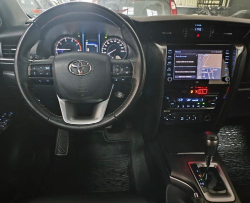 Toyota Hilux SW4 Hilux SW4 SRX 4x4 2.8 TDI 16V Dies. Aut.