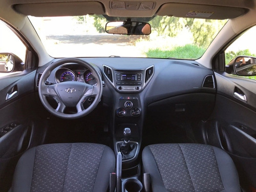 Imagem 7 de 10 de Hyundai Hb20 2017 1.0 Comfort Plus Flex 5p