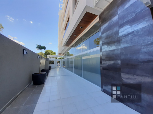Casagrande // 1 Dorm // Cochera // Bº Jardín // Balcón // Piso Medio