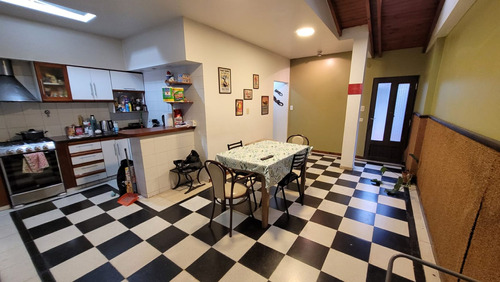 Venta Excelente Casa 4 Amb En Lanus Oeste Terraza