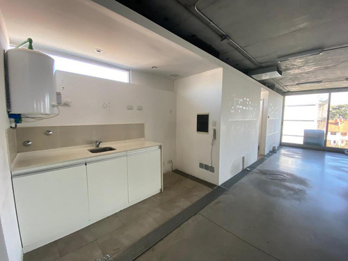Oficina En Venta Con Renta En Saavedra - Semipiso - Dos Cocheras Mas Baulera Doble