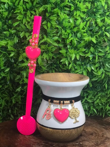 Cuia Chimarrão Madeira, Bomba Decorada Neon Love + Choker | Parcelamento sem juros Cuia Chimarrão Madeira, Bomba Decorada Neon Love + Choker | Parcelamento sem juros