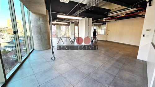 Oficina 166 M2 - Metro Los Leones A 1 Cuadra Edificio Leed