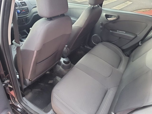 Imagem 8 de 11 de Grand Siena 1.4 Mpi Attractive 8v Flex 4p Manual