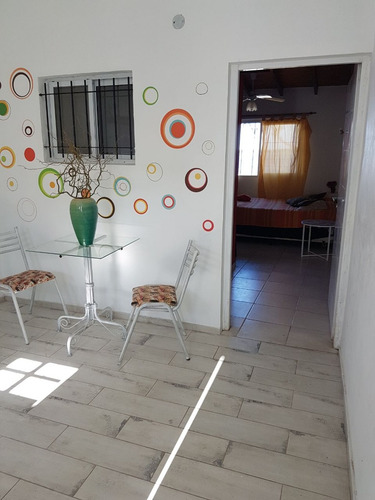 Imagen 3 de 13 de Monoambientes Con Pileta Parrilla Frente A La Laguna