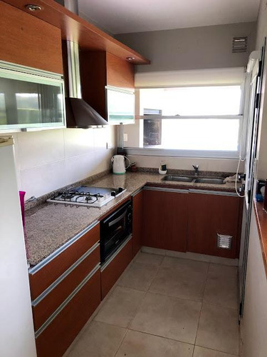 Casa En Los Reartes, Barrio Punto Claro, 5 Ambientes. 2.000 Metros Totales, 220 M2 Cubiertos.