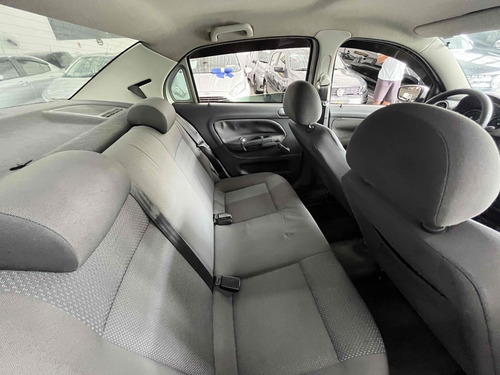 Volkswagen Voyage 1.0 MI 8V FLEX 4P MANUAL