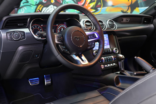 Ford Mustang 5.0 Mach 1 V8 2p