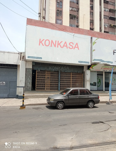 Se Alquila O Vende Local En El Centro, Maracay. Tz