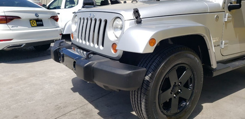 Imagen 6 de 14 de Jeep Wrangler Sahara 4x4 2010
