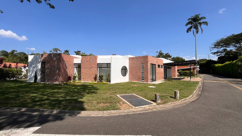  Moderna Casa Campestre En Cerritos Pereira