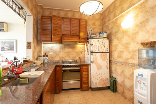 Casa Con Jardín-quincho-parrilla-cochera Y Terraza