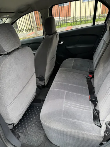 Renault Logan 1.6 Privilege / Intens