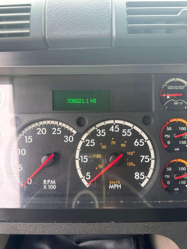 Freightliner Cascadia Evolution 2017 13 Velocidades Manual.