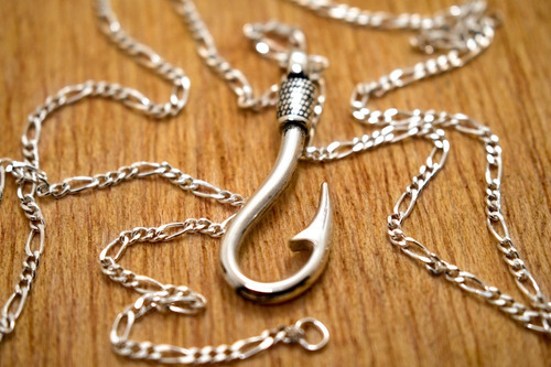 Imagen 3 de 6 de Dije De Plata Anzuelo Con Cadena