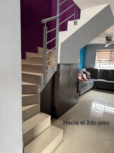 Venta De Casa En Valle La Rioja, En Apodaca, Nuevo León