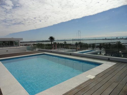 Edificio Nuevo Proximo Al Puerto Y A 3 Cuadras Del Faro