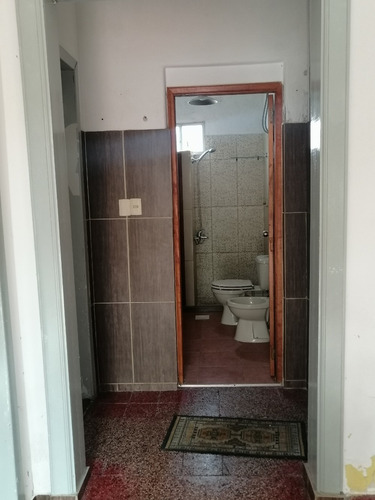 2 Casas Mas Sub Suelo, Gran Ubicación En Cerro De Montevideo