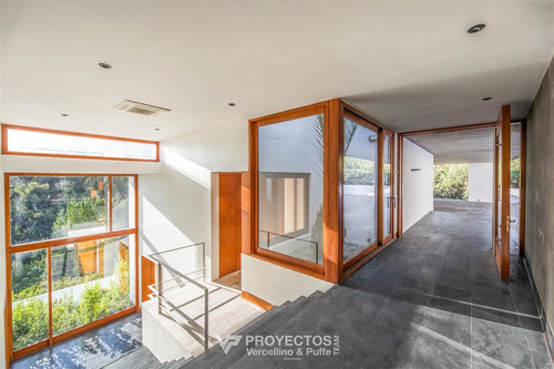 Espectacular Casa En Lo Curro Venta De 6 Dorm. En Vitacura