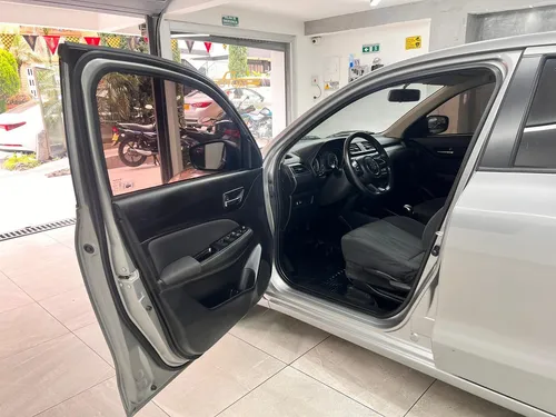 Suzuki Swift Dziere AT 2023