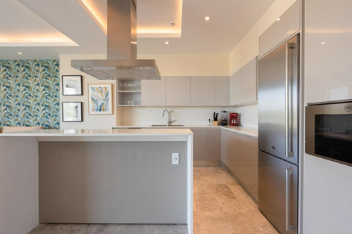 Apartamento Amueblado En Alquiler En Cap Cana, Punta Cana 2 Habitaciones + Servicio, Terraza Frente Al Lago