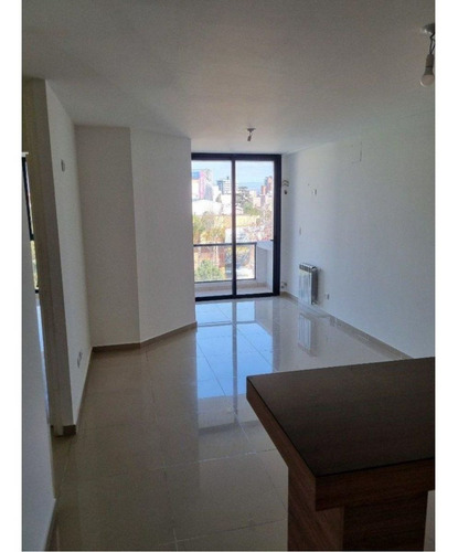 Imagen 5 de 10 de Departamento De Un Dormitorio Con Cochera, Carlos Paz.