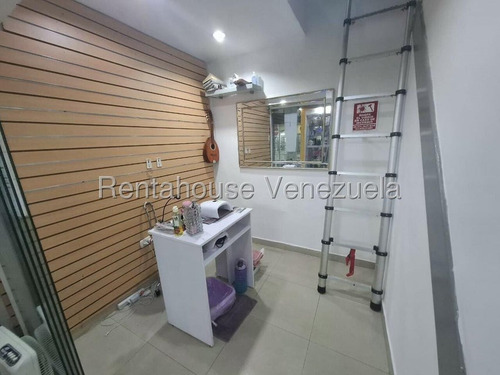 Estas Buscando Invertir Te Tengo Este Bello Local Ubicado En Uno De Los Centros Comerciales Mas Concurridos , Con Mesalina Espaciosa Y Con Altura,, Puertas Panorámicas Corredizas Santamaría