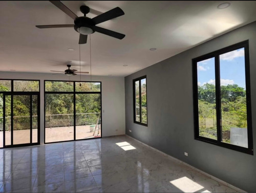 Imagen 1 de 15 de Moderna Casa En Venta! A Estrenar