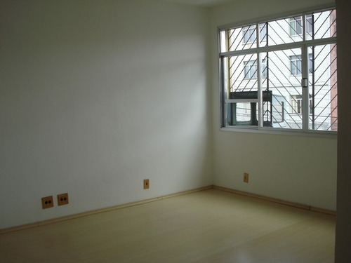 Imagem 5 de 9 de Comercial Para Aluguel, 0 Dormitórios, Glória - Porto Alegre - 122