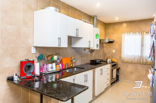 Venta Casa 3 Dormitorios Centro Con Cochera
