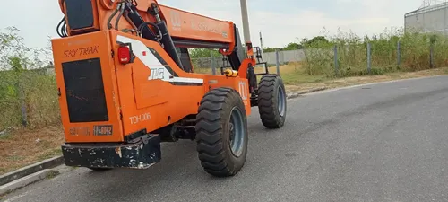 Vendo Telehandler Sky Track 8042