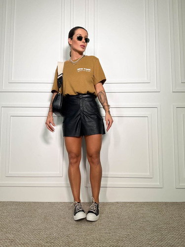 Shorts Courino Preto Karen Anna Torquato