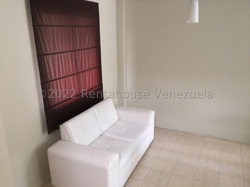 Imagen 3 de 30 de Casa En Alquiler Ciudad Roca, Barquisimeto , Zona Este, Amoblada, Tanque Subterraneo , Planta Electrica. Contacto 0424-5620928 Flex 22-25424 Z19