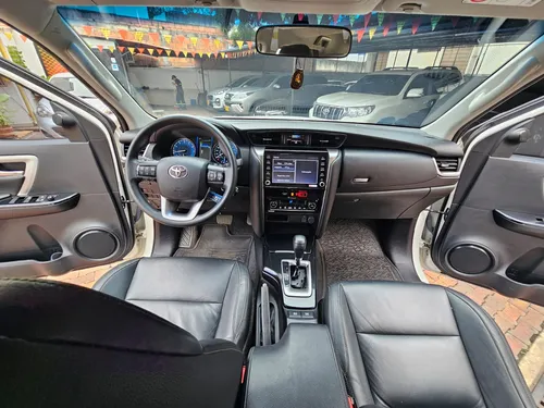 Toyota Fortuner 2.7l Mid