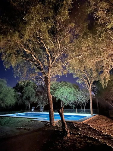 Casa Ubicada A 15 Minutos De La Villa De Merlo. Con Jardín, Piscina Y Parrilla Privados Rodeados De Bosque Autóctono, Con Excelentes Vistas A Las Imponentes Sierras De Los Comechingones.
