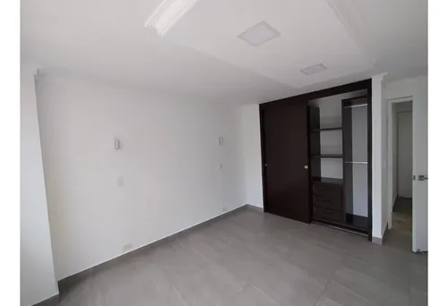 Apartamento Reformado En Los Parra - El Poblado