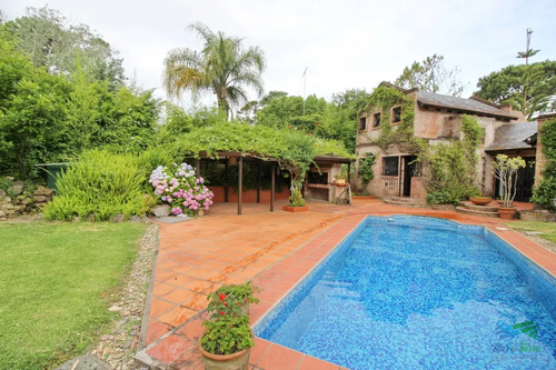 Alquilo Casa 3 Dormitorios Con Piscina, Ubicada En Rincon Del Indio, Punta Del Este.