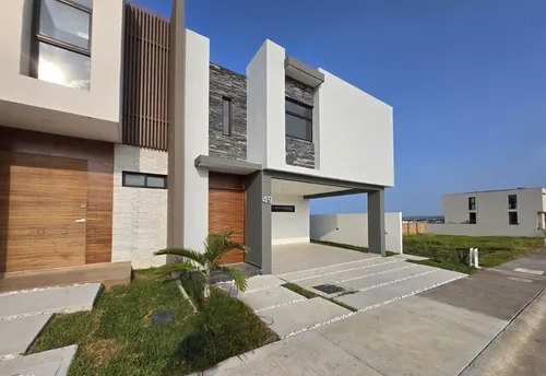 Casa En Venta En Veracruz En Fracc. Punta Tiburón Riviera Veracruzana.