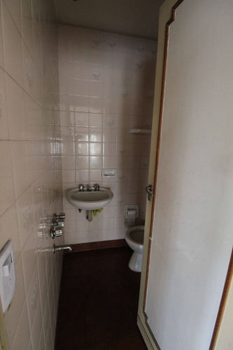 Imagen 8 de 17 de Excelente Oportunidad! Amplias Oficinas En 1er Y 2do Piso